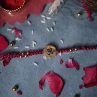 Raisin Om Rakhi