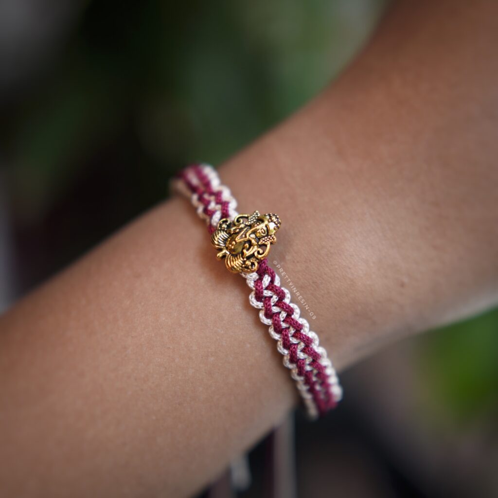 Oidisex Gold Ganpati Bracelet Rakhi